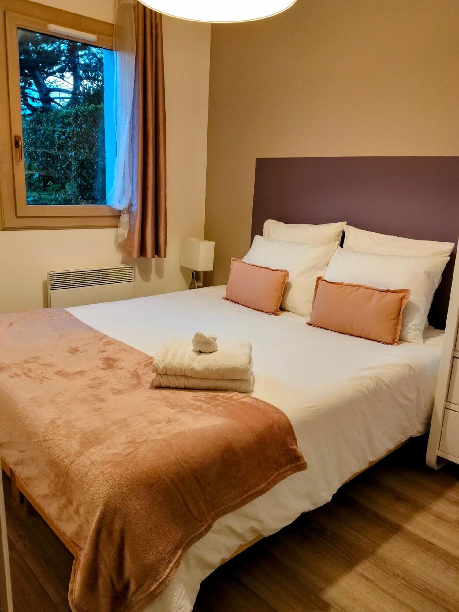Ravissant Cottage Avec Jardin, Refait A Neuf, 2 A 5 Pers Cabourg Esterno foto